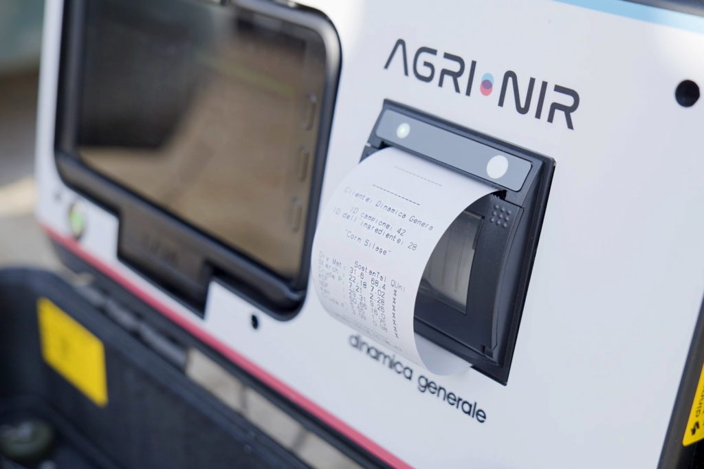 AGRINIR-portable-nir-analyzer-precision-feeding-9